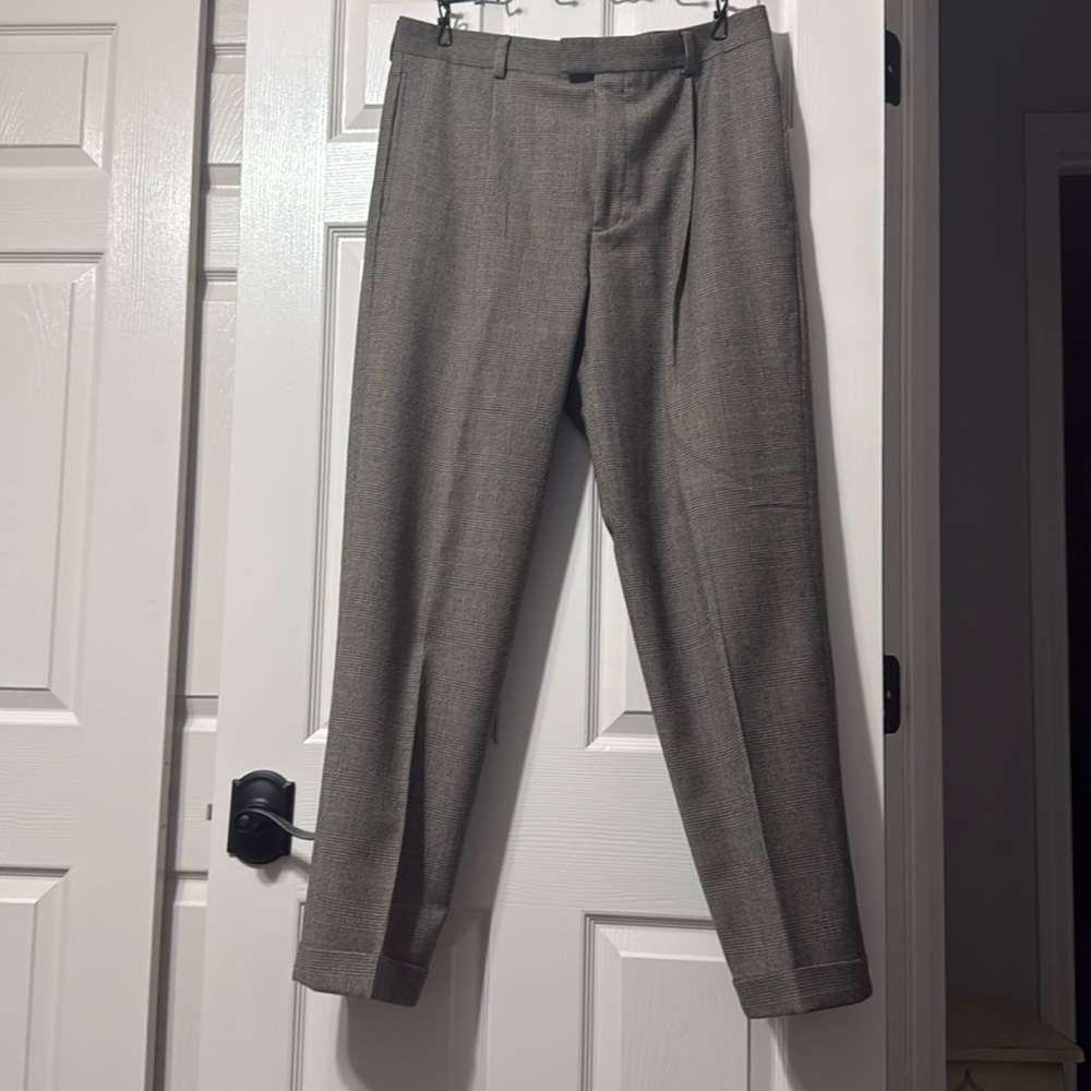 Men’s Eddie Bauer brown plaid pleated dress pants